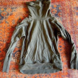 Lululemom crown neck sweatshirt